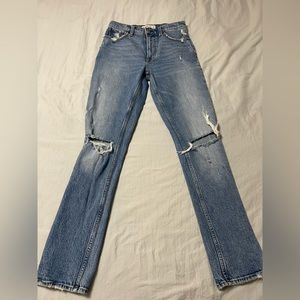 Abercrombie & Fitch “The 90’s Skinny High Rise”